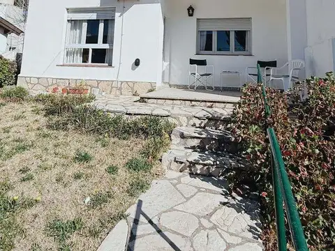 Casa en venta c/ cochera en Monte Hermoso