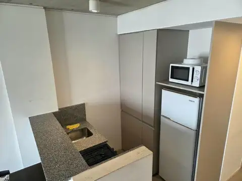 Studio con balcon moderno incluye expensas y aysa
