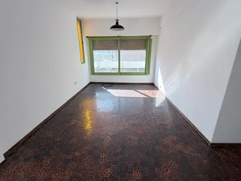 Emilio Mitre 1400