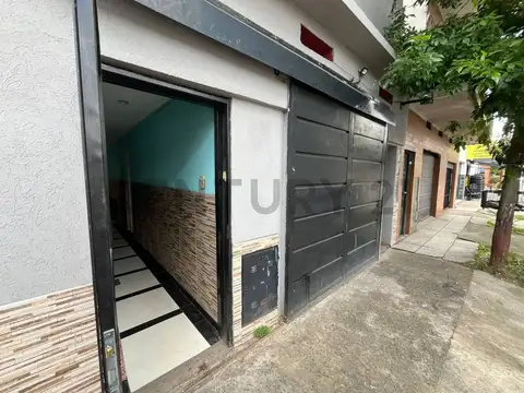 Av. 25 de Mayo 3000, Piso 0