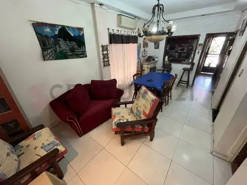 CASA + PH Independiente + Local  / Lote Propio/   Ideal Renta o Multifamiliar
