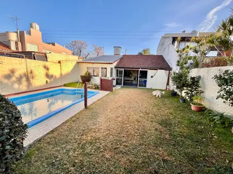 Casa en Venta-  3 amb con patio y piscina.  V  Ballester