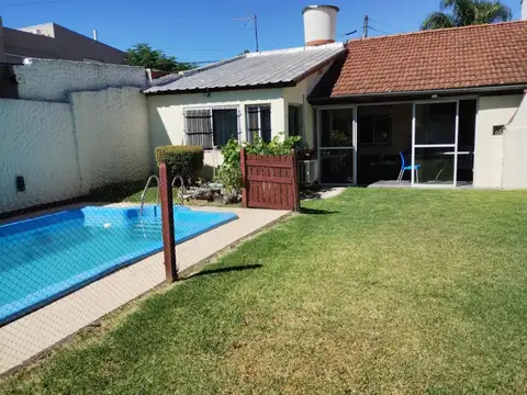 Casa en Venta-  3 amb con patio y piscina.  V  Ballester