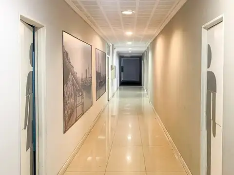 Enorme Oficina. Centro . 9 cocheras.