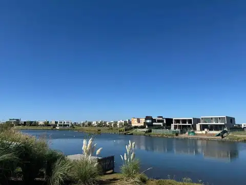 Lote al Agua en Venta, Barrio Costas, Puertos.