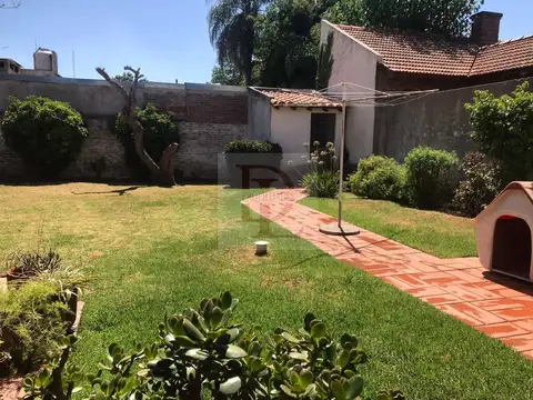 Casa 7 ambientes con 3 baños