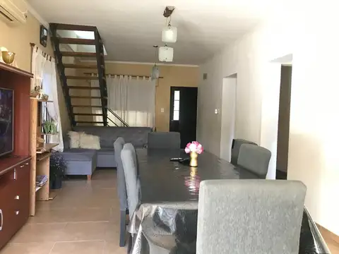 VENTA CASA 4 DORMITORIOS