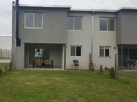 Casa en Venta en Garin, USD 155.000