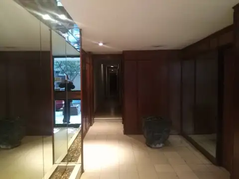 2 Ambientes Apto profesional, Cocina reciclada; A/AC, Excelente estado 