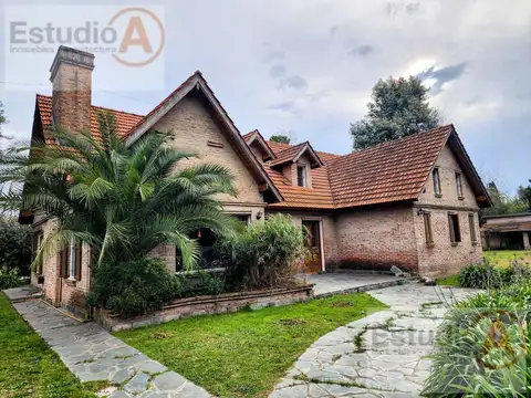 VENTA DE CASA QUINTA CON GRAN LOTE !