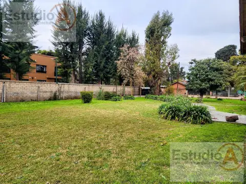 Casa en Venta con 10 cocheras