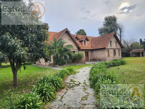 VENTA DE CASA QUINTA CON GRAN LOTE !