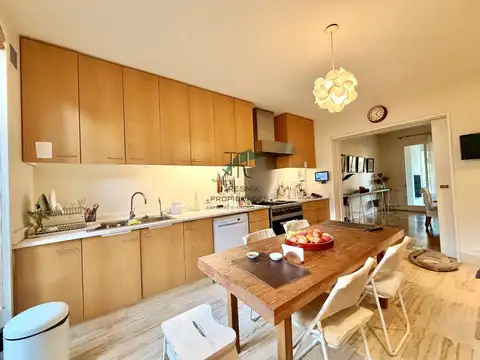 RESIDENCIA EN 4 PLANTAS - ASCENSOR - PARQUE - PILETA