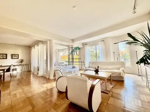 RESIDENCIA EN 4 PLANTAS - ASCENSOR - PARQUE - PILETA