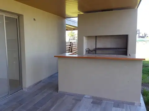 Excelente casa de 4 ambientes en El Canton Barrio Islas