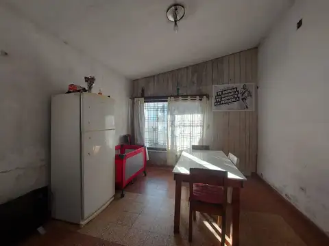 Casa 2 ambientes con 1 baño