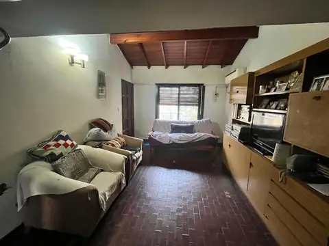 Casa 4 ambientes con 1 baño
