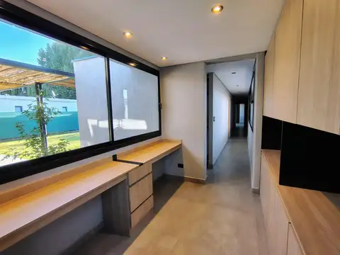 Casa en venta -315m2 a estrenar -tres habitaciones-piscina- barrio privado- Chacras -Luján de Cuyo.