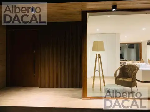 Casa en Alquiler Temporal con 2 cocheras