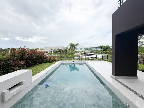 VENTA CASA EL YACHT ORIENTACIÓN NORESTE