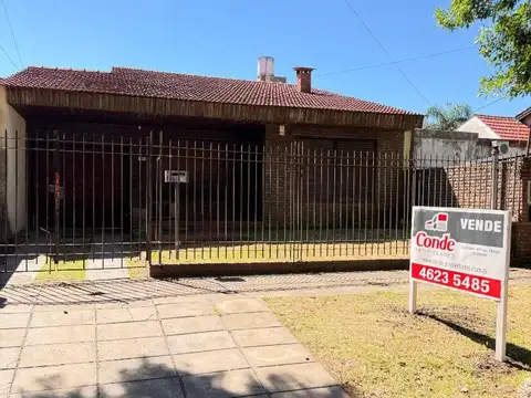 Casa de 4 ambientes- Castelar Norte