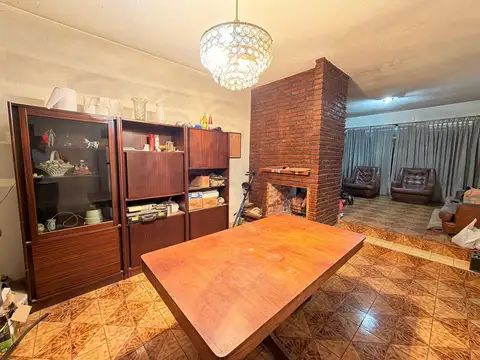 Casa 4 ambientes con 2 baños