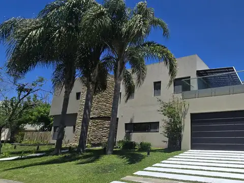 Casa en Alquiler de 4 dormitorios