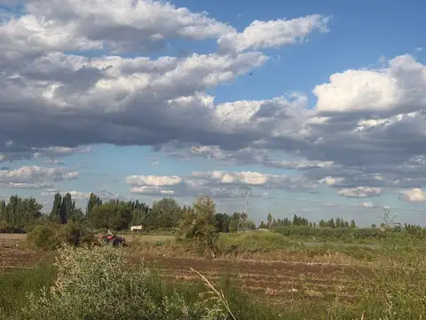 milagros y Mariani LOS CORRALITOS GUAYMALLEN