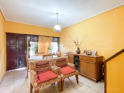 Casa 3 ambientes con 1 baño