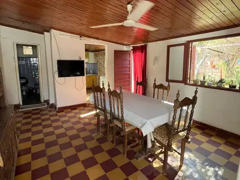 Casa 5 ambientes con 1 baño