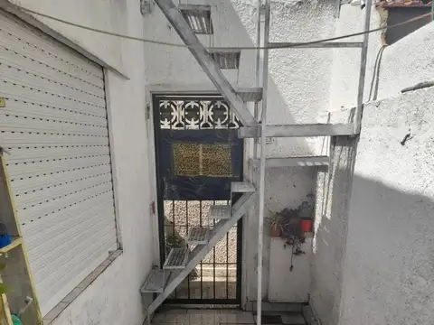 Depto Tipo Casa 2 ambientes con 1 baño