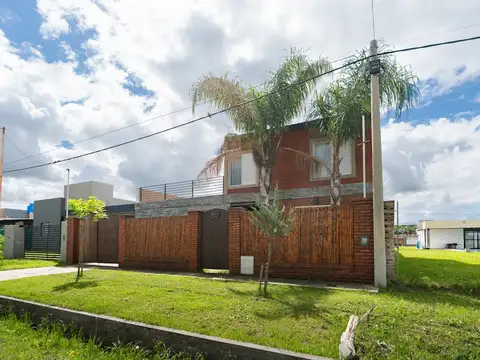 CASA EN VENTA EN CAMPIÑAS DE PIÑERO 3 DORMITORIOS