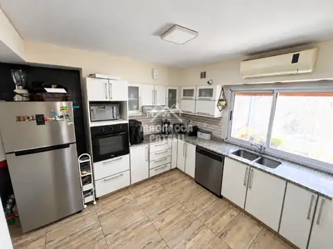Departamento 4 ambientes con 2 baños