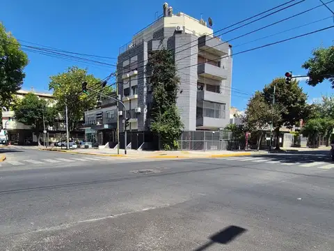 PISO 4AMB - ESCRITORIO - COCHERA - 4 BAÑOS