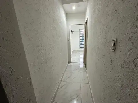 Casa 8 ambientes con 3 baños