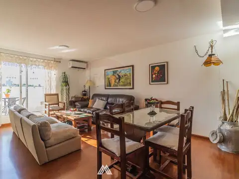 Venta apto dos dormitorios, terraza y garaje Buceo