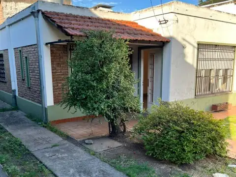 CASA DE 3 AMBIENTES EN VENTA