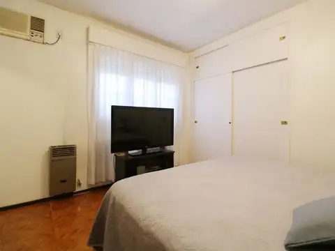 Depto Tipo Casa 4 ambientes con 2 baños