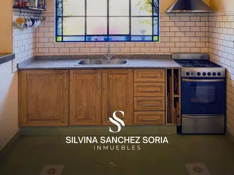 Casa 4 ambientes con 2 baños