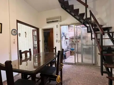 Casa 5 ambientes con 1 baño