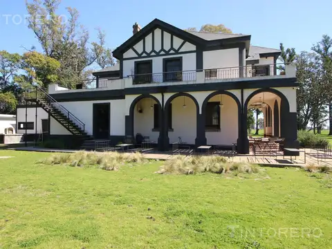 Ruta 6km. 142, General Rodríguez. Villa de Campo Tres Pinos