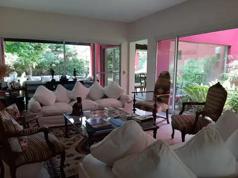 Casa 7 ambientes con 3 baños