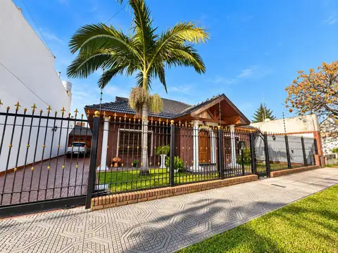 Casa en Venta con 5 cocheras