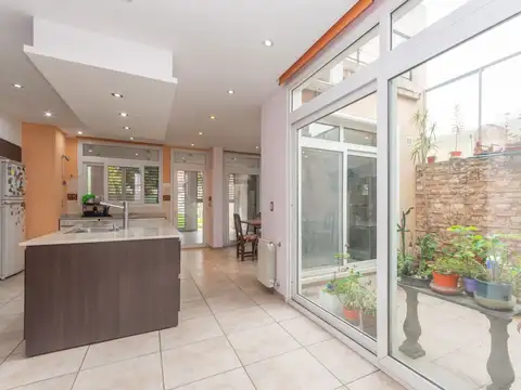 Venta Casa 4 ambientes Devoto. Jardin 2 Cocheras