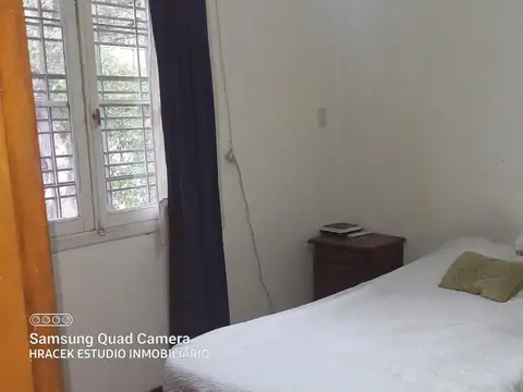 Casa Castelar Norte buena ubicación.