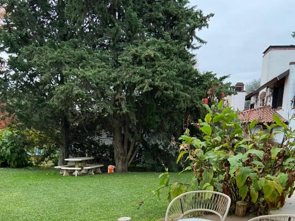 El Ombu - Excelente Casa a la Venta - Gran parque - Estilo moderno - Foto 14