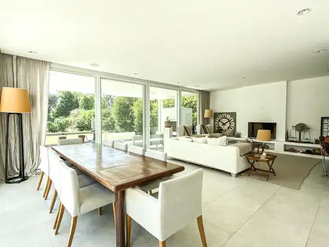 Casa en Venta con 1 cochera