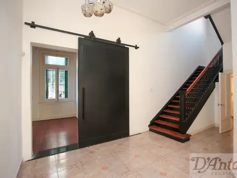 Casa 5 ambientes con 4 baños