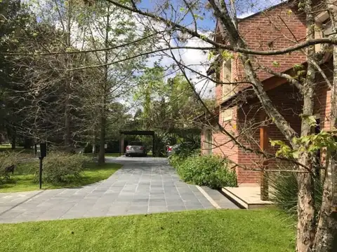 Casa en Alquiler de 3 dormitorios