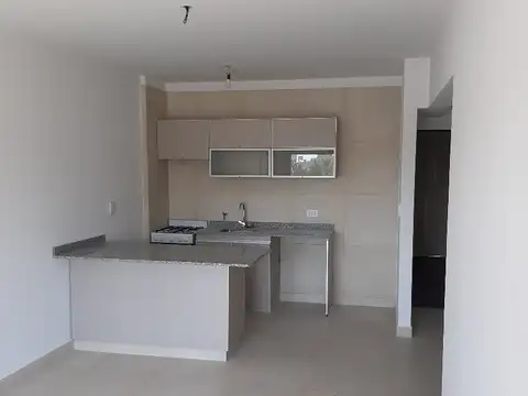 Hermoso departamento de 3 ambientes contra frente con balcón de 8m x 1,20m.